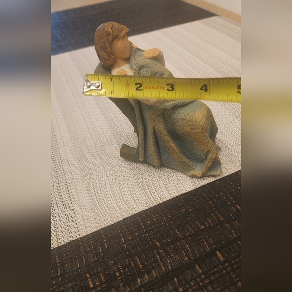 Willow Tree The Quilt Figurine in Blue & Brown - Picture 8 of 8